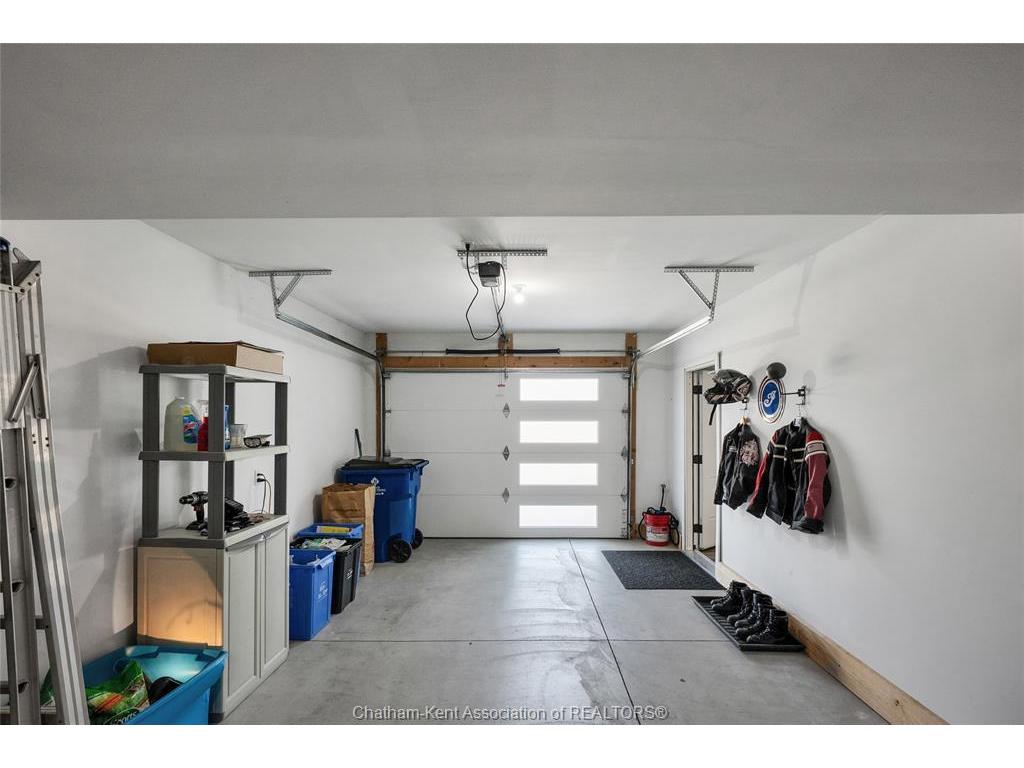 









190


MERRITT

Avenue,
Chatham,




ON
N7M 5Y4

