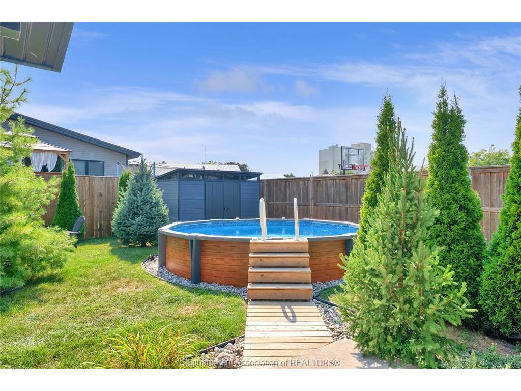









190


MERRITT

Avenue,
Chatham,




ON
N7M 5Y4

