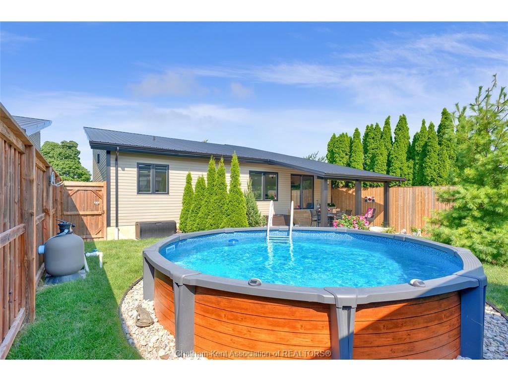 









190


MERRITT

Avenue,
Chatham,




ON
N7M 5Y4

