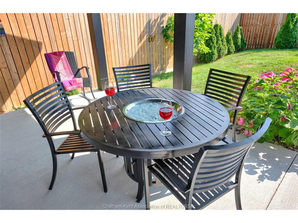 









190


MERRITT

Avenue,
Chatham,




ON
N7M 5Y4

