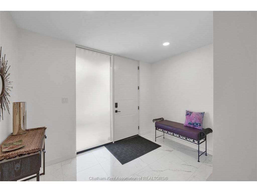 









190


MERRITT

Avenue,
Chatham,




ON
N7M 5Y4

