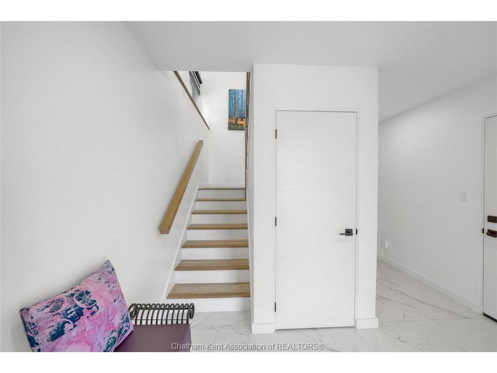 









190


MERRITT

Avenue,
Chatham,




ON
N7M 5Y4

