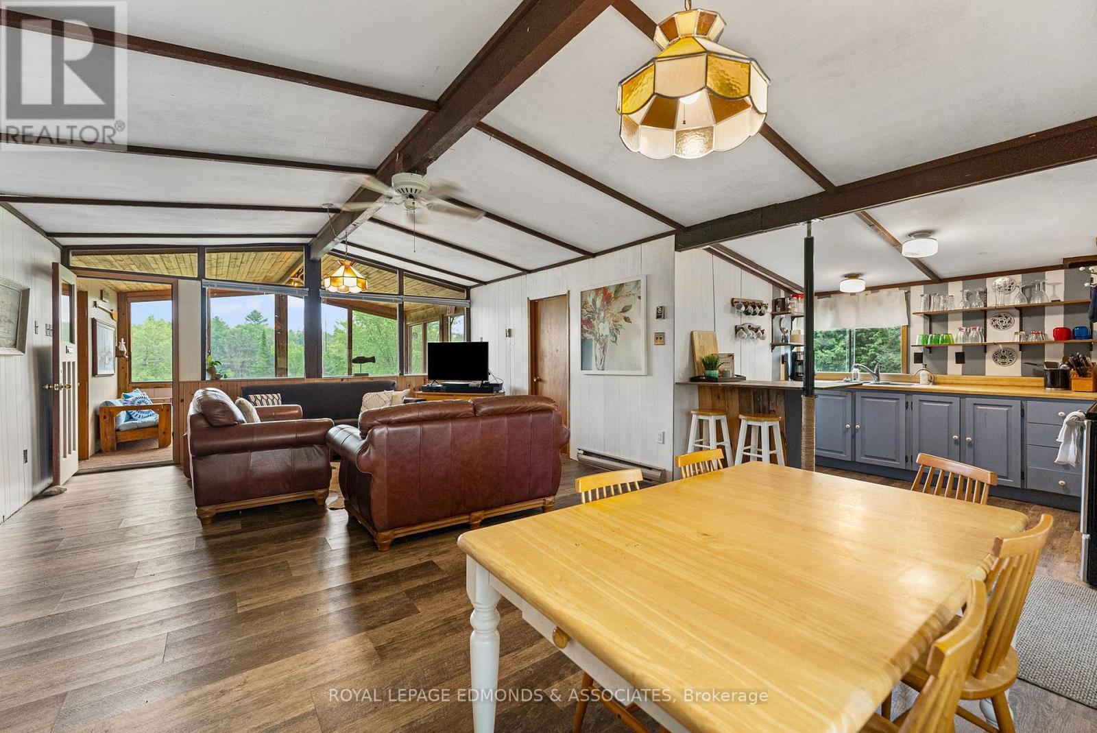 












182 GREENWAY DRIVE

,
Whitewater Region,




Ontario
K0J2L0

