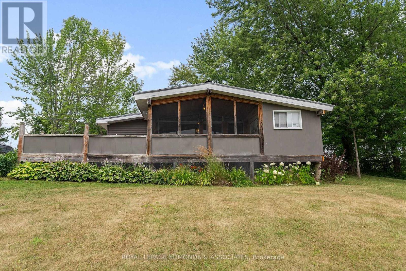 












182 GREENWAY DRIVE

,
Whitewater Region,




Ontario
K0J2L0

