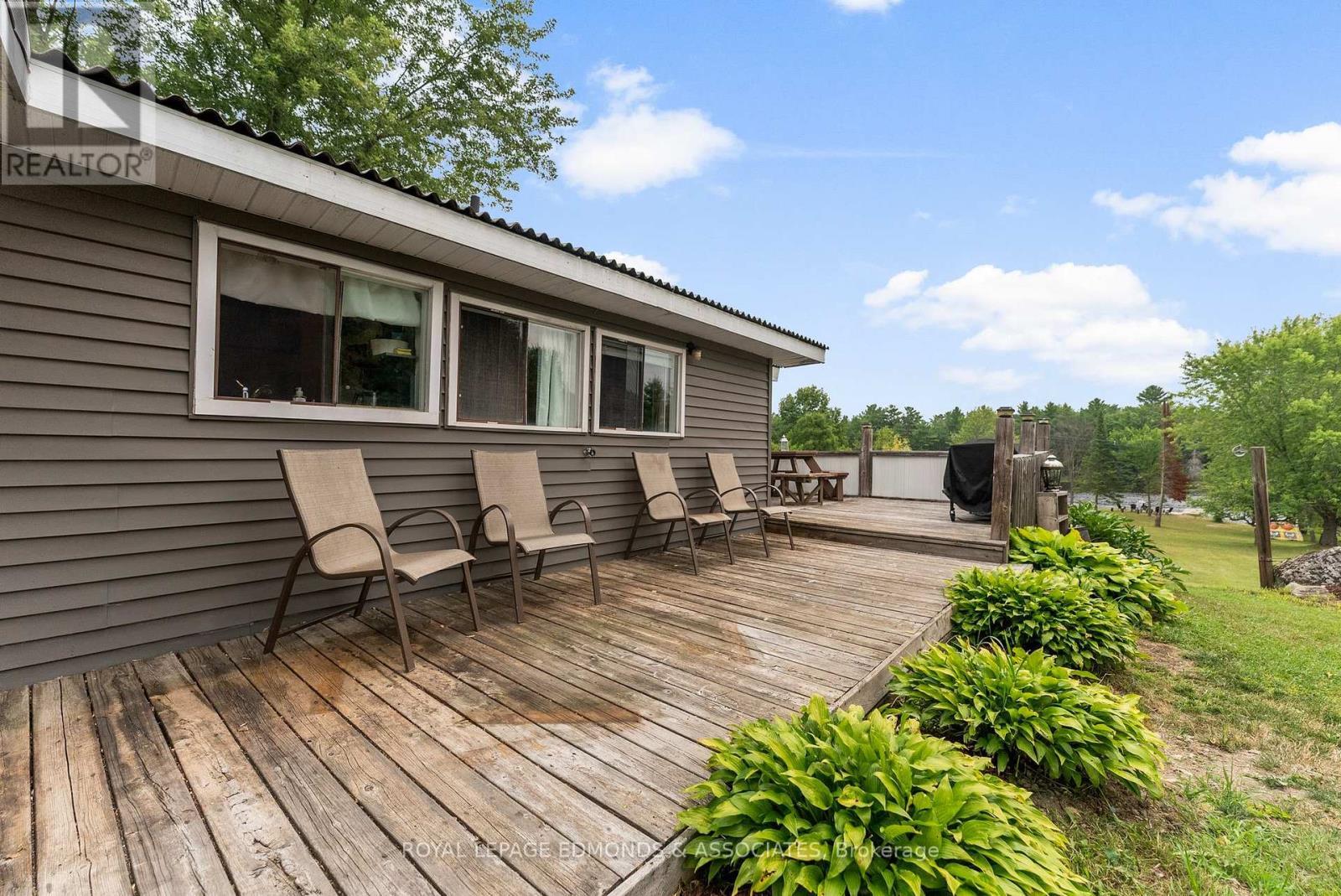 












182 GREENWAY DRIVE

,
Whitewater Region,




Ontario
K0J2L0

