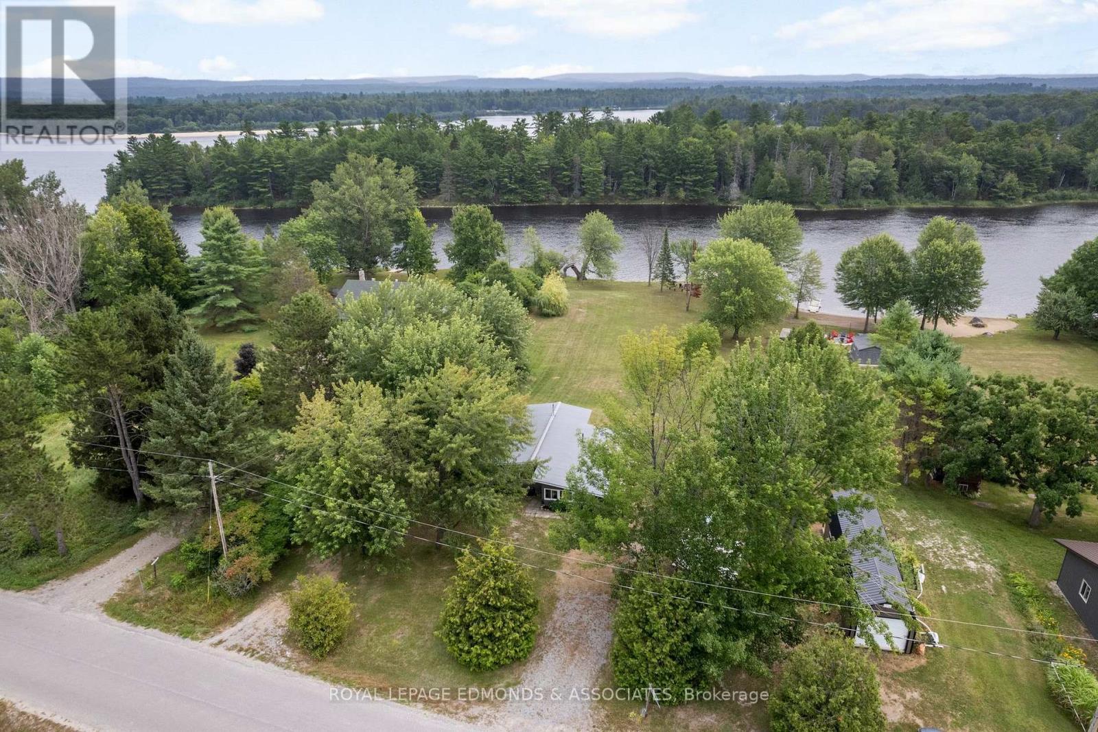 












182 GREENWAY DRIVE

,
Whitewater Region,




Ontario
K0J2L0


