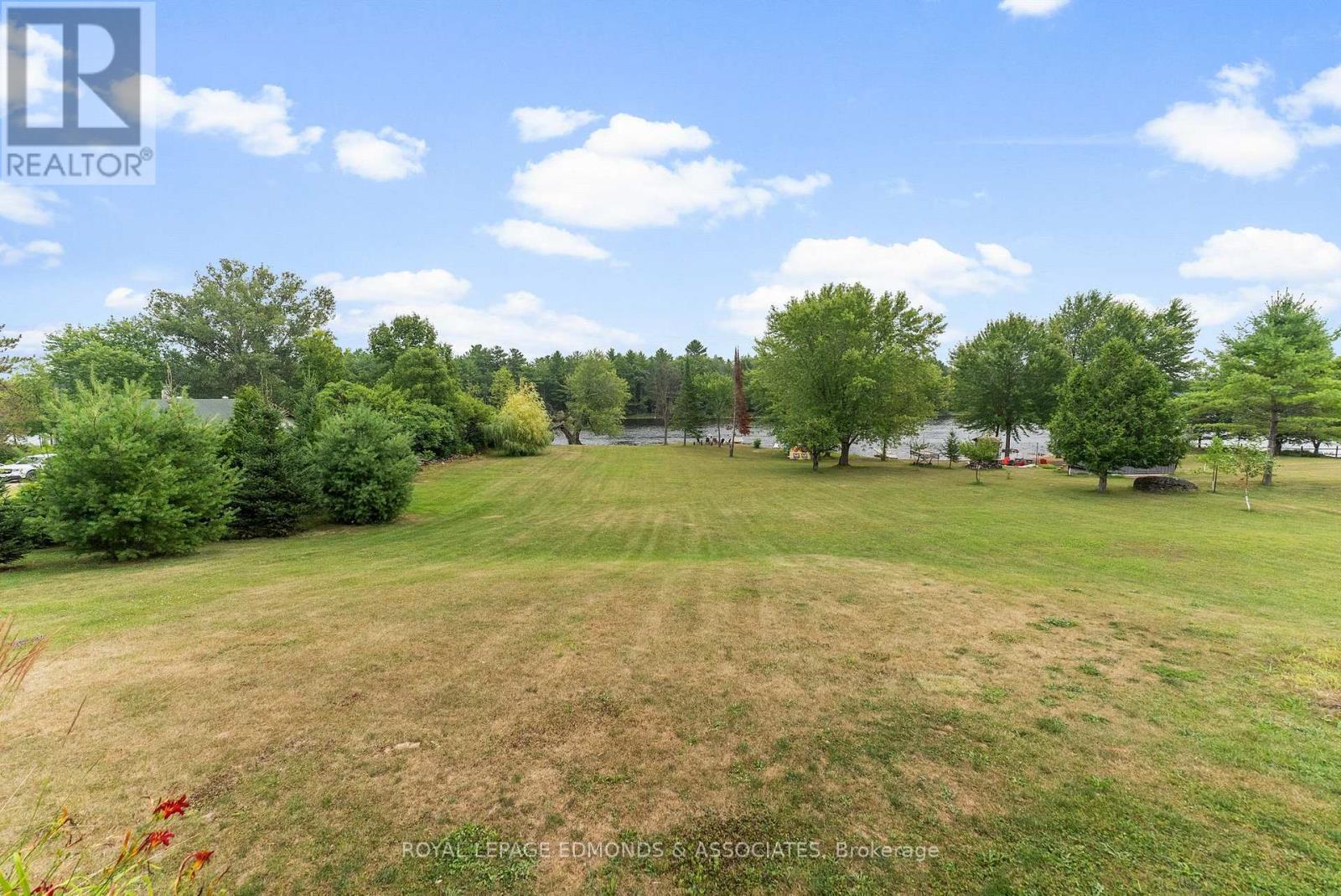 












182 GREENWAY DRIVE

,
Whitewater Region,




Ontario
K0J2L0

