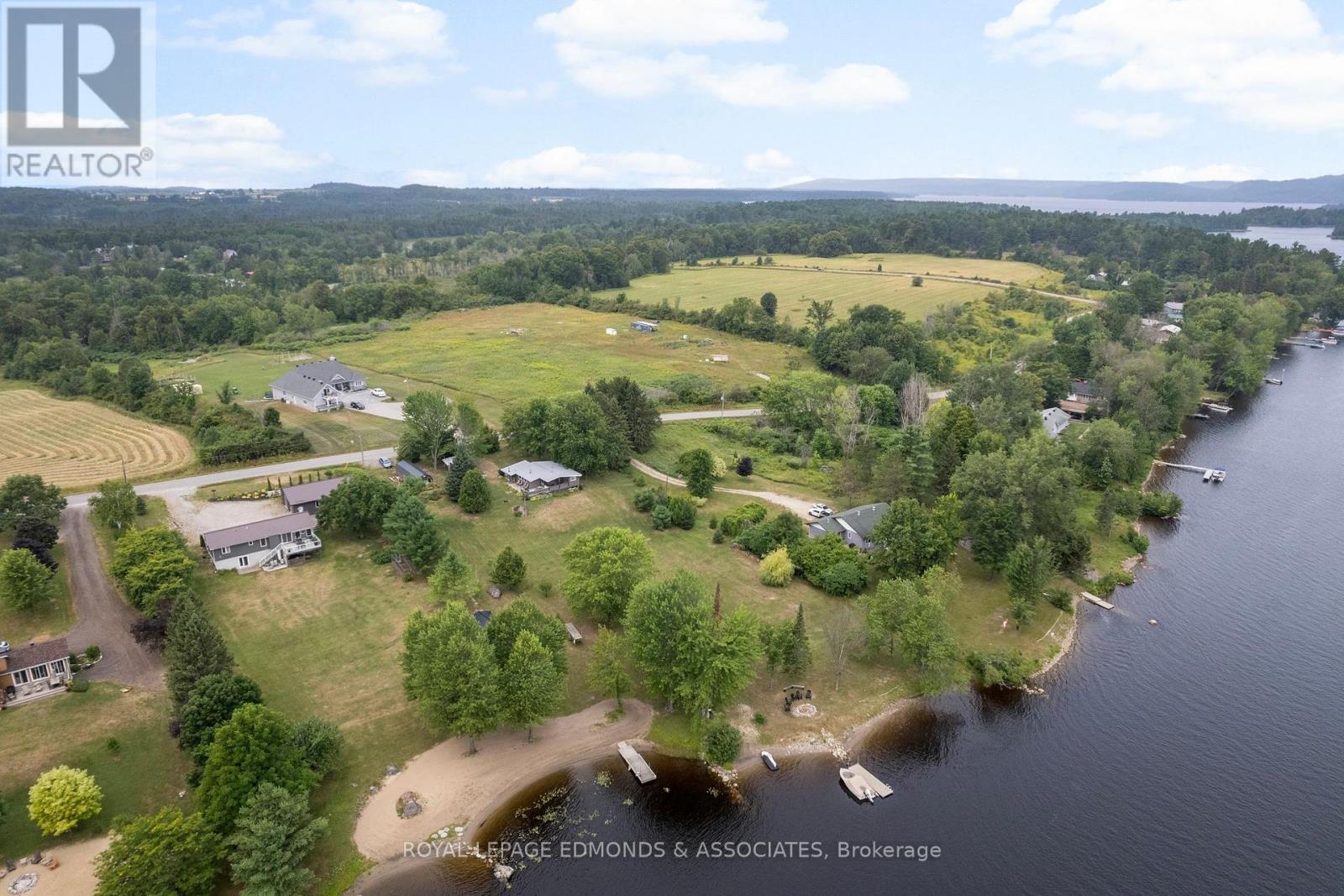












182 GREENWAY DRIVE

,
Whitewater Region,




Ontario
K0J2L0


