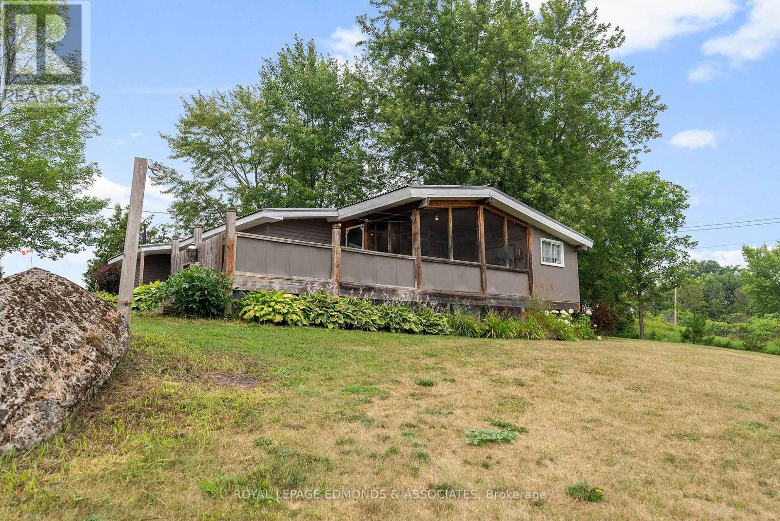 












182 GREENWAY DRIVE

,
Whitewater Region,




Ontario
K0J2L0

