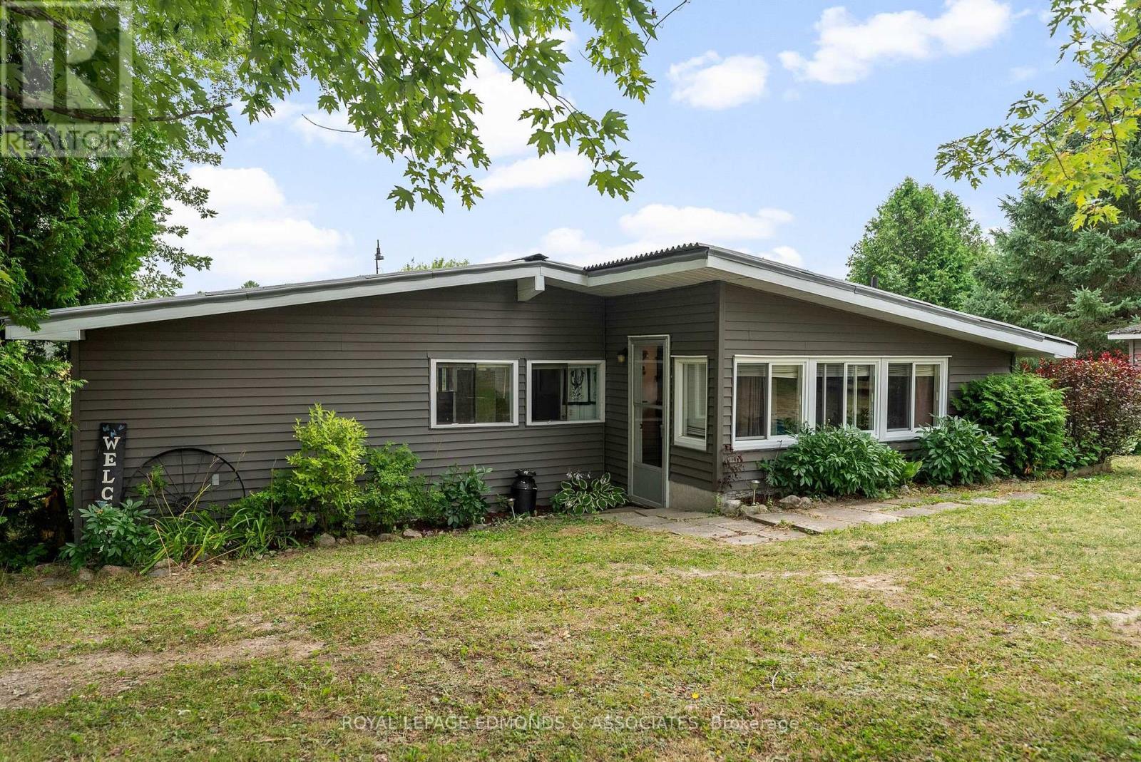












182 GREENWAY DRIVE

,
Whitewater Region,




Ontario
K0J2L0


