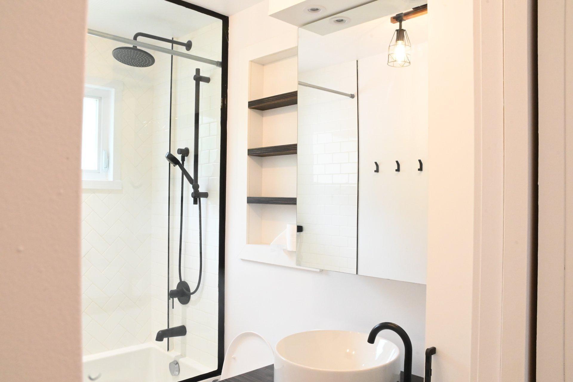 









7655


Rue des Cyprès

,
Laval (Duvernay),




QC
H7A3L9

