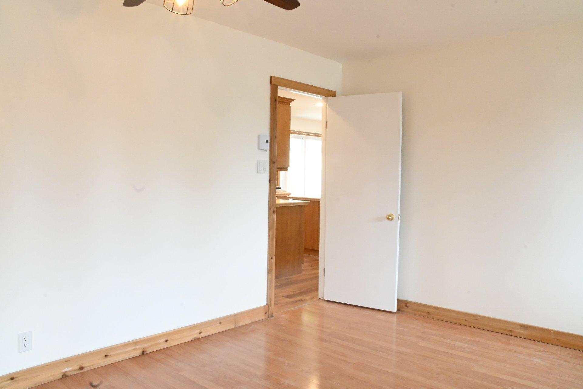 









7655


Rue des Cyprès

,
Laval (Duvernay),




QC
H7A3L9

