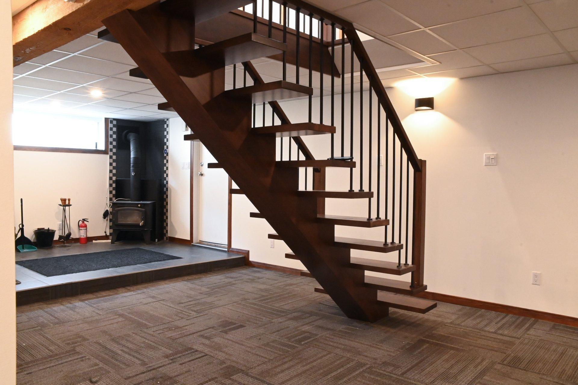 









7655


Rue des Cyprès

,
Laval (Duvernay),




QC
H7A3L9

