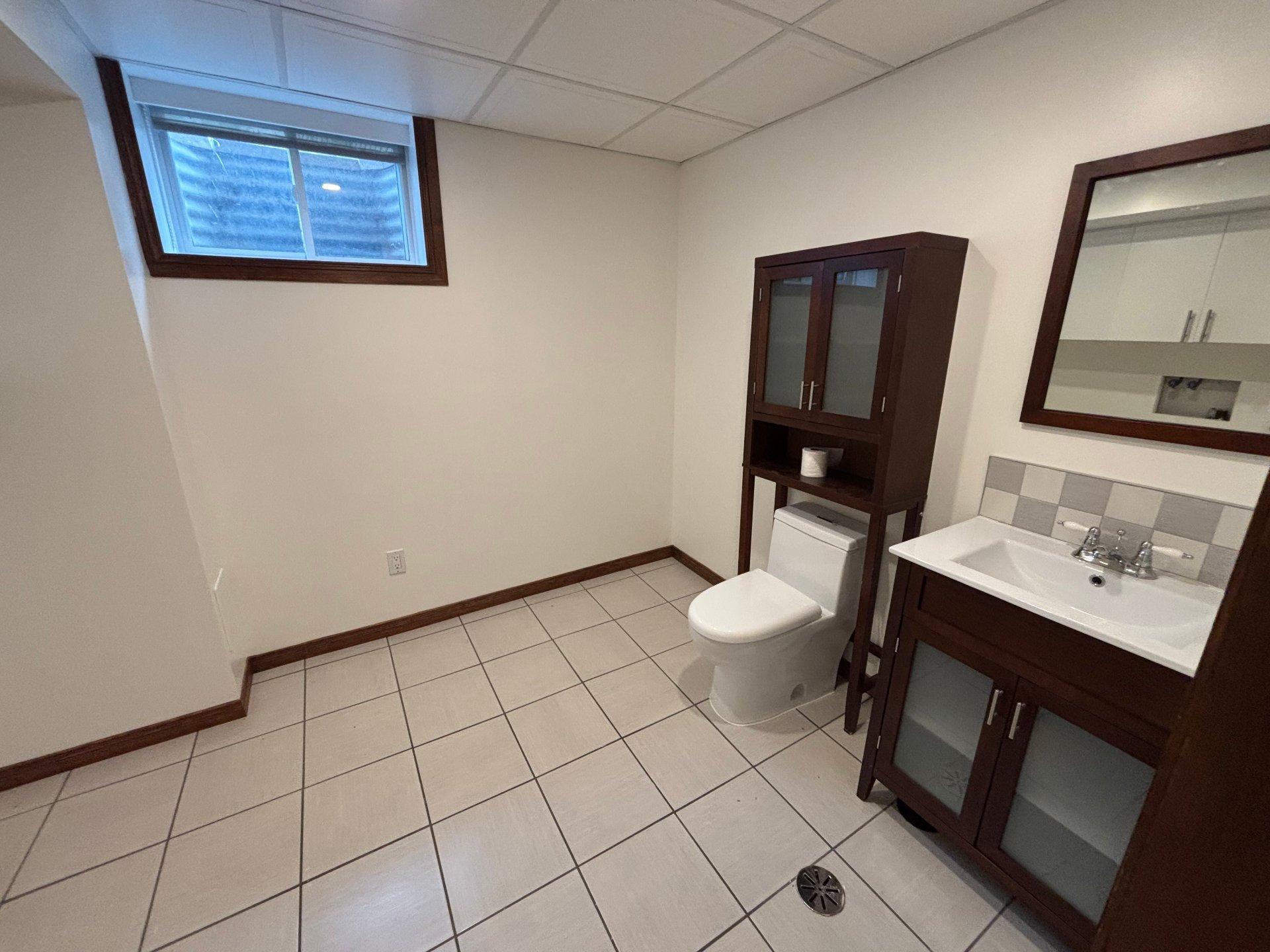 









7655


Rue des Cyprès

,
Laval (Duvernay),




QC
H7A3L9

