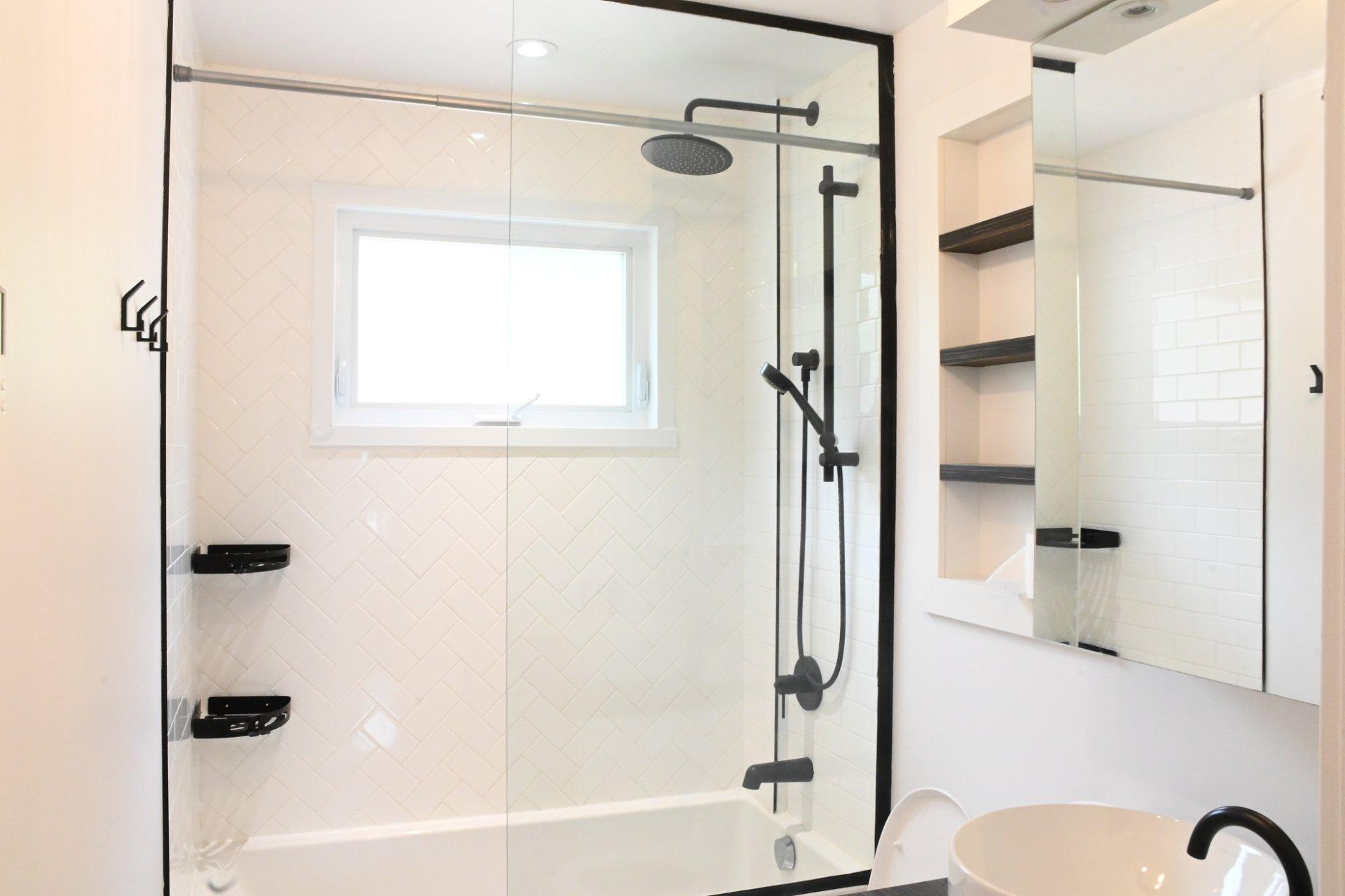 









7655


Rue des Cyprès

,
Laval (Duvernay),




QC
H7A3L9

