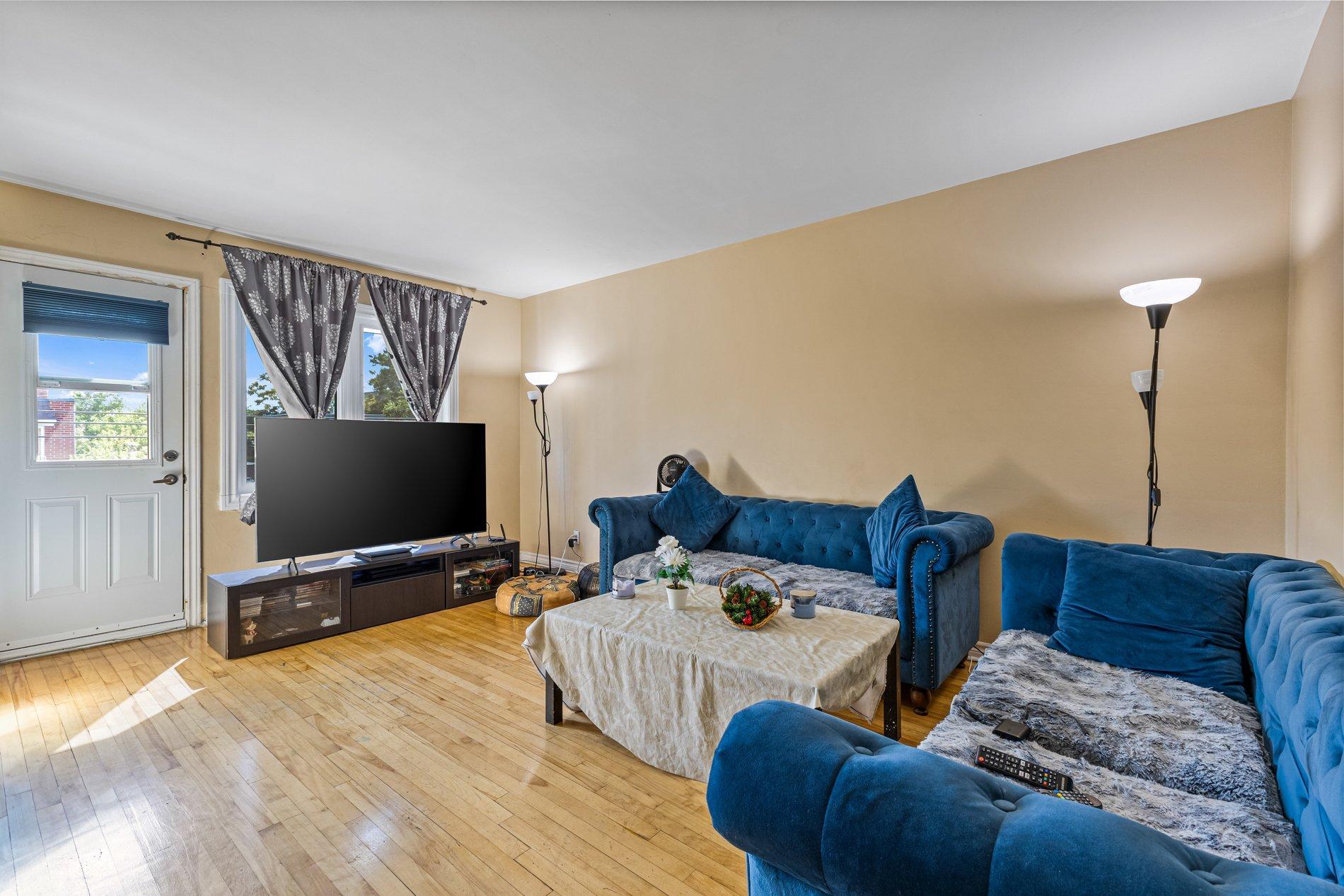 









7735


13e Avenue

,
Montréal (Villeray/Saint-Michel/Parc-Extension),




QC
H2A2X8

