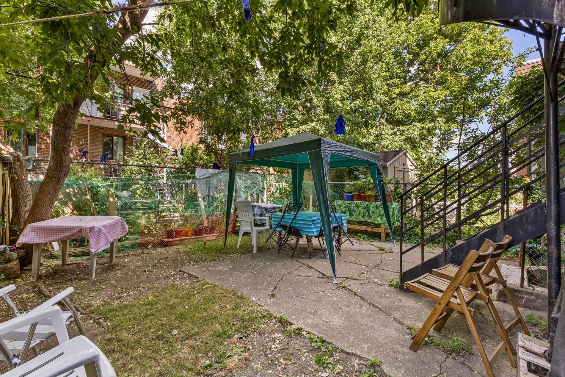 









7735


13e Avenue

,
Montréal (Villeray/Saint-Michel/Parc-Extension),




QC
H2A2X8

