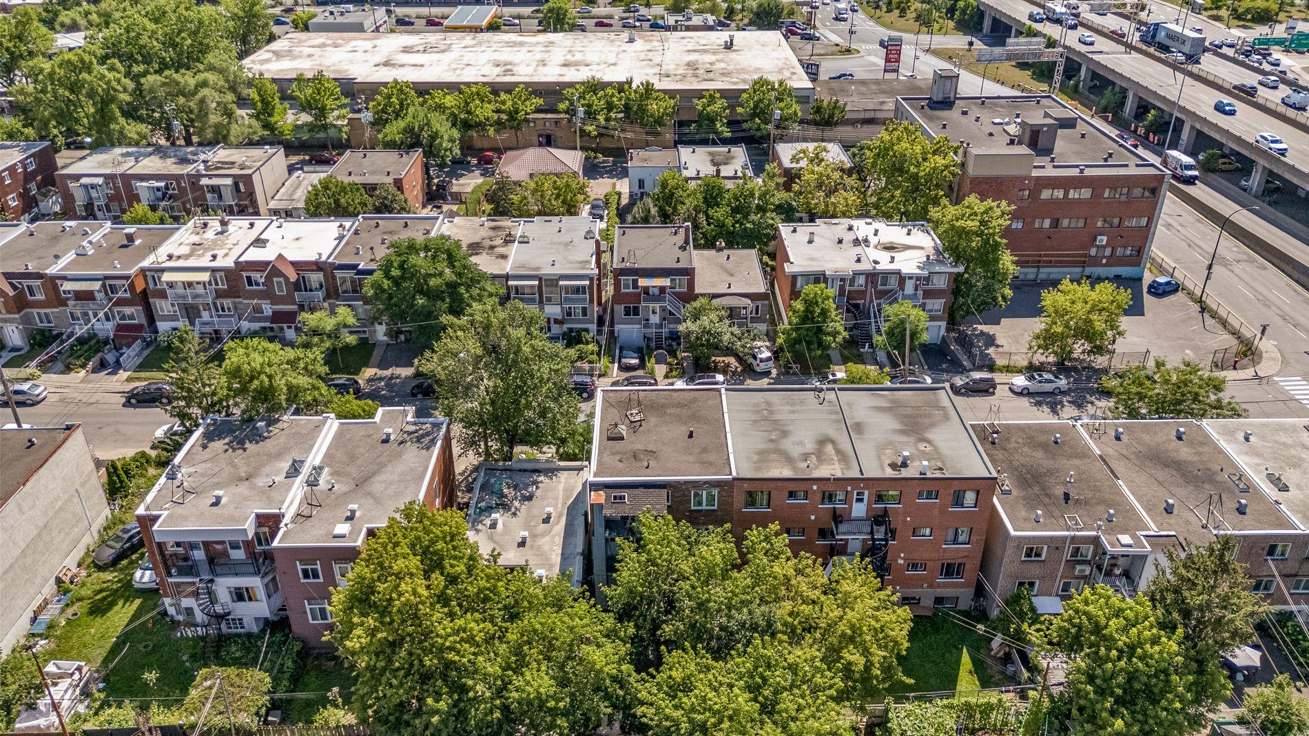 









7735


13e Avenue

,
Montréal (Villeray/Saint-Michel/Parc-Extension),




QC
H2A2X8

