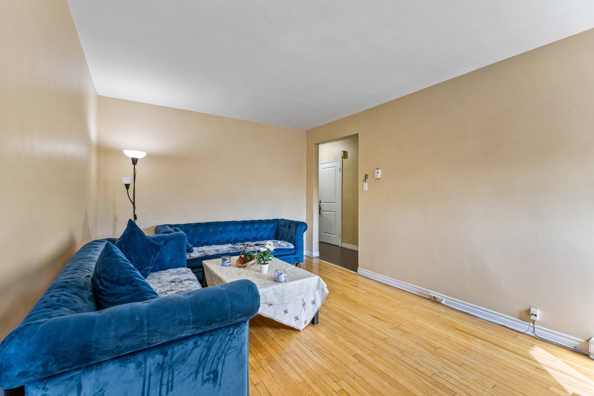 









7735


13e Avenue

,
Montréal (Villeray/Saint-Michel/Parc-Extension),




QC
H2A2X8

