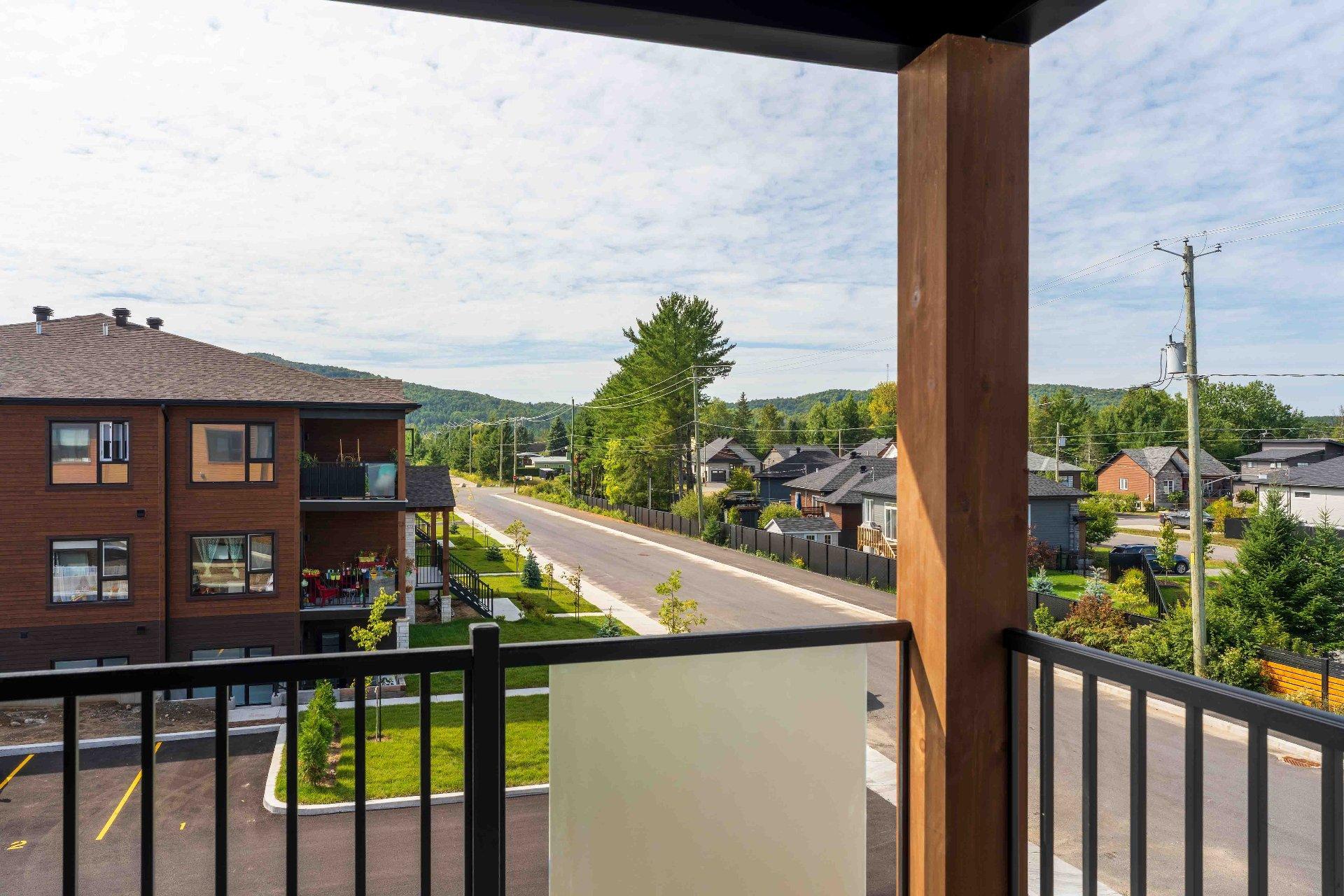 









645


Rue Légaré

, 100,
Mont-Tremblant,




QC
J8E0S6

