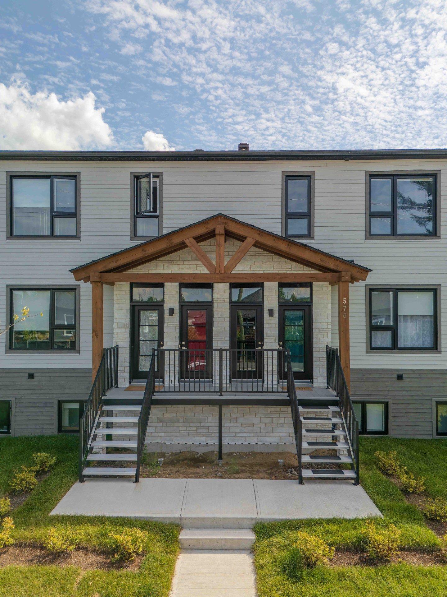 









645


Rue Légaré

, 100,
Mont-Tremblant,




QC
J8E0S6

