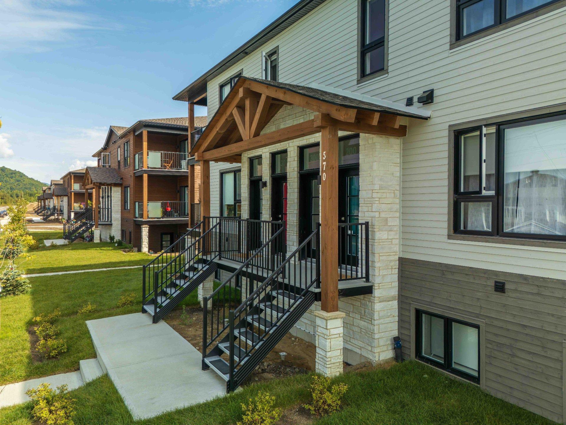 









645


Rue Légaré

, 100,
Mont-Tremblant,




QC
J8E0S6

