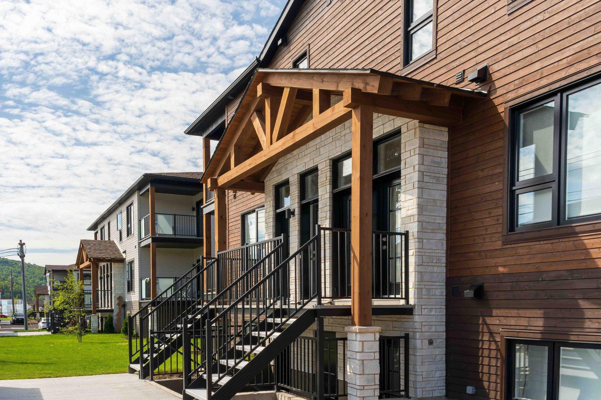 









645


Rue Légaré

, 100,
Mont-Tremblant,




QC
J8E0S6

