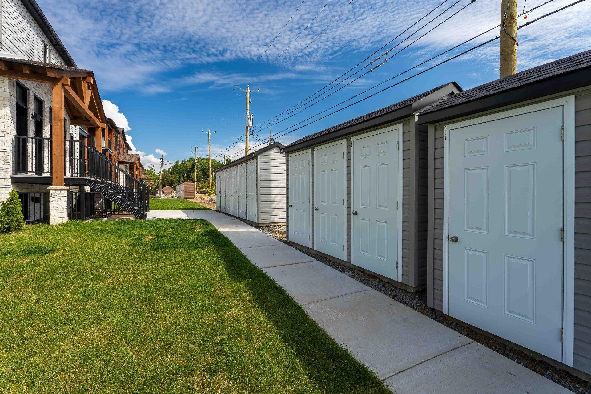 









645


Rue Légaré

, 100,
Mont-Tremblant,




QC
J8E0S6

