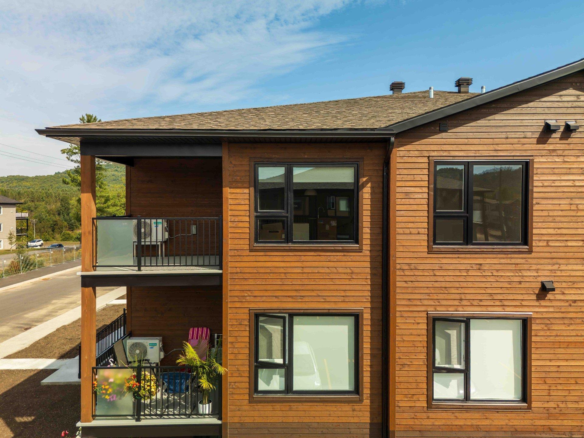 









645


Rue Légaré

, 100,
Mont-Tremblant,




QC
J8E0S6

