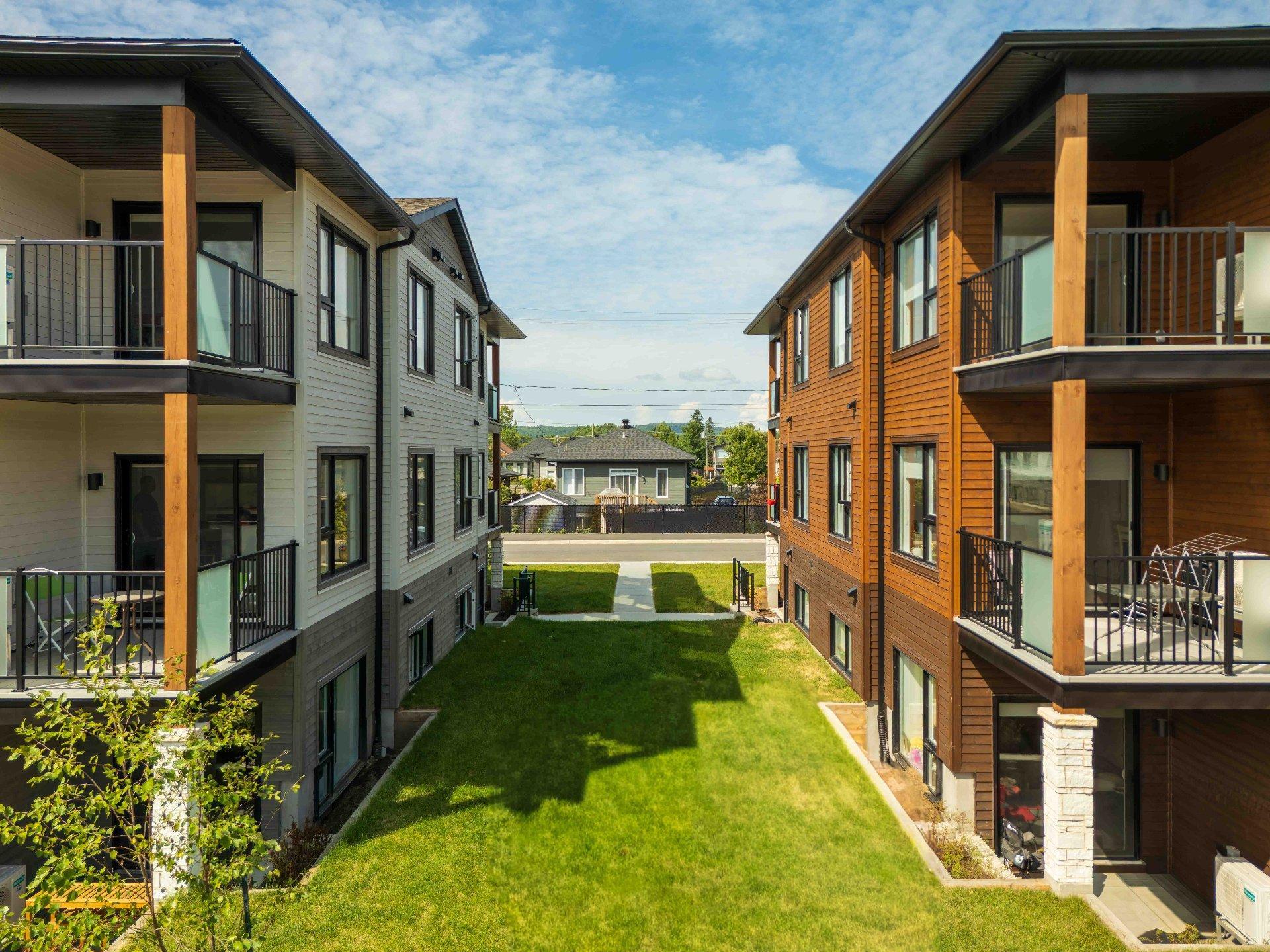 









645


Rue Légaré

, 100,
Mont-Tremblant,




QC
J8E0S6

