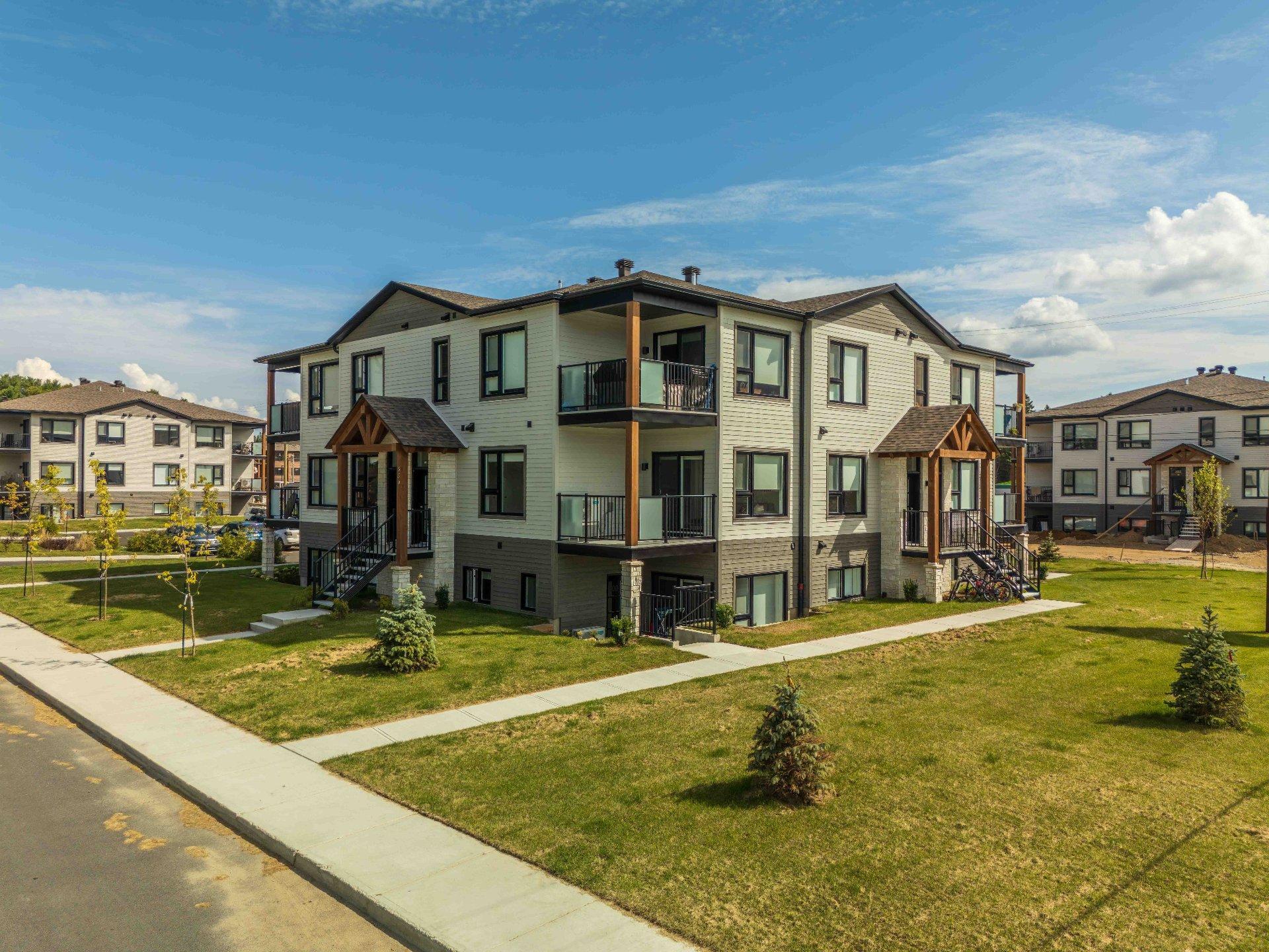 









645


Rue Légaré

, 100,
Mont-Tremblant,




QC
J8E0S6

