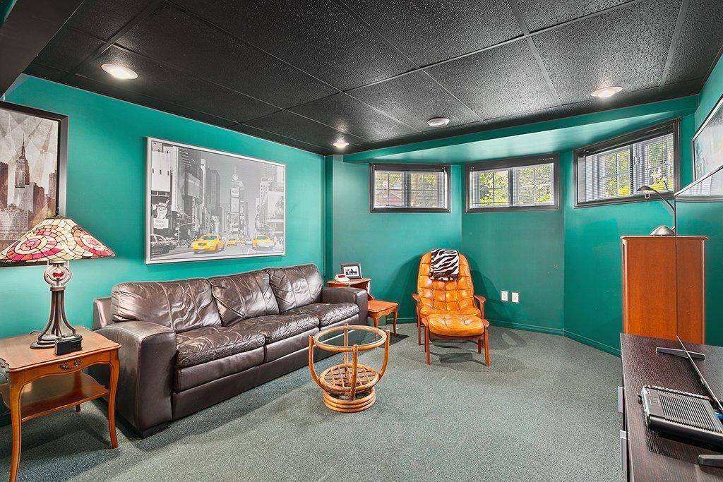 









62


Rue Norval-Jones

,
Gatineau (Aylmer),




QC
J9H7H3

