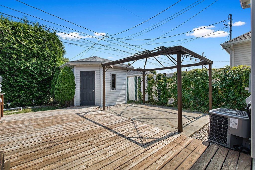 









62


Rue Norval-Jones

,
Gatineau (Aylmer),




QC
J9H7H3

