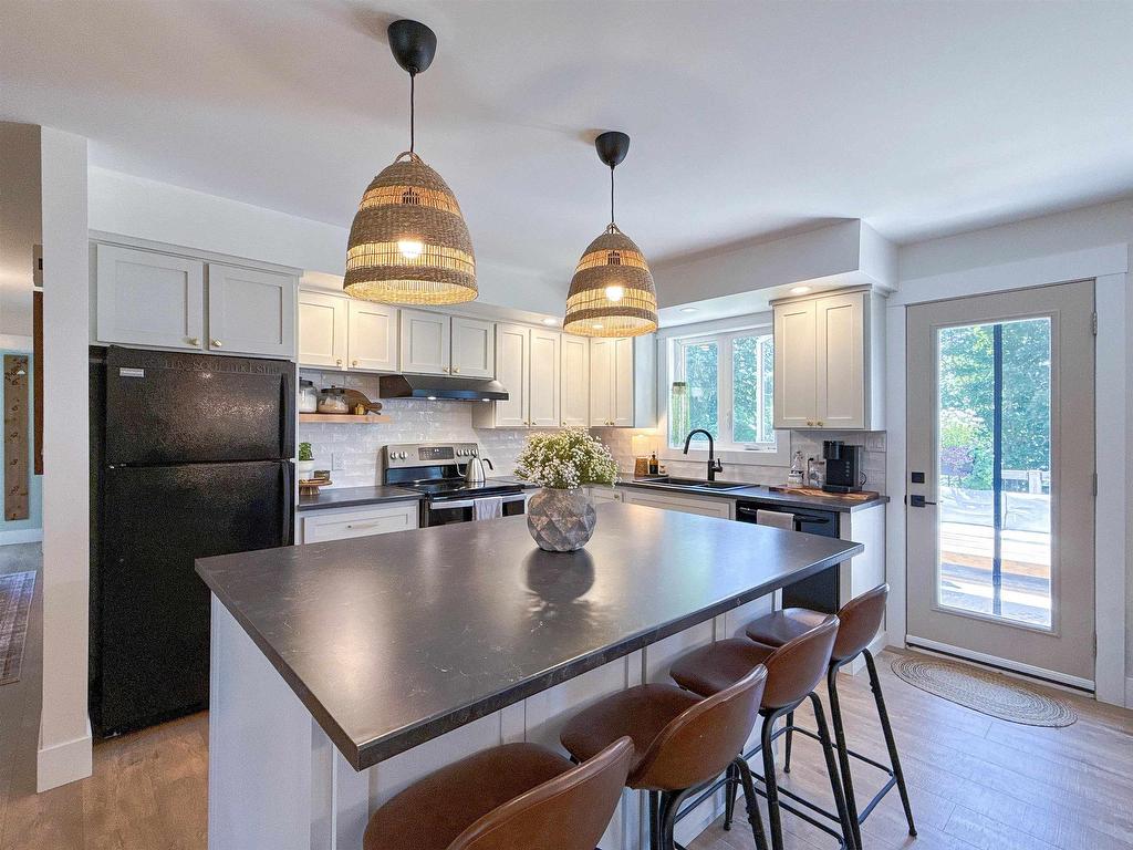 












2 Regal Avenue

,
Charlottetown,




PE
C1A 8B2

