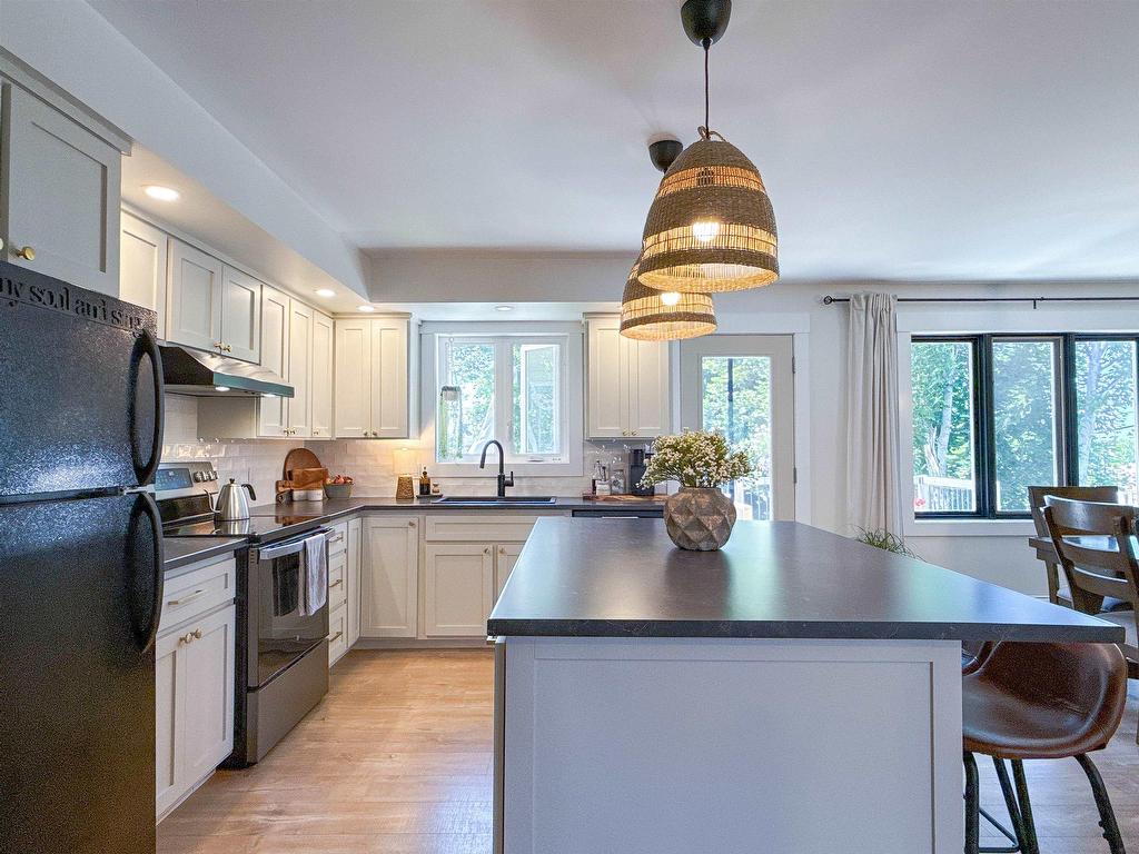 












2 Regal Avenue

,
Charlottetown,




PE
C1A 8B2

