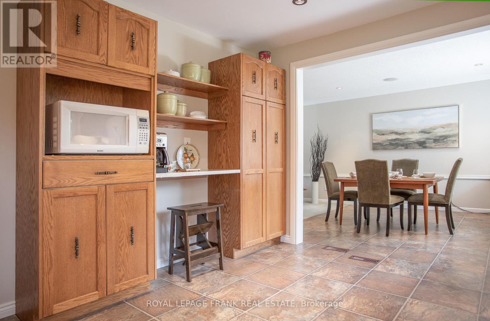 












317 PRINCE OF WALES DRIVE

,
Whitby (Blue Grass Meadows),




Ontario
L1N6P2

