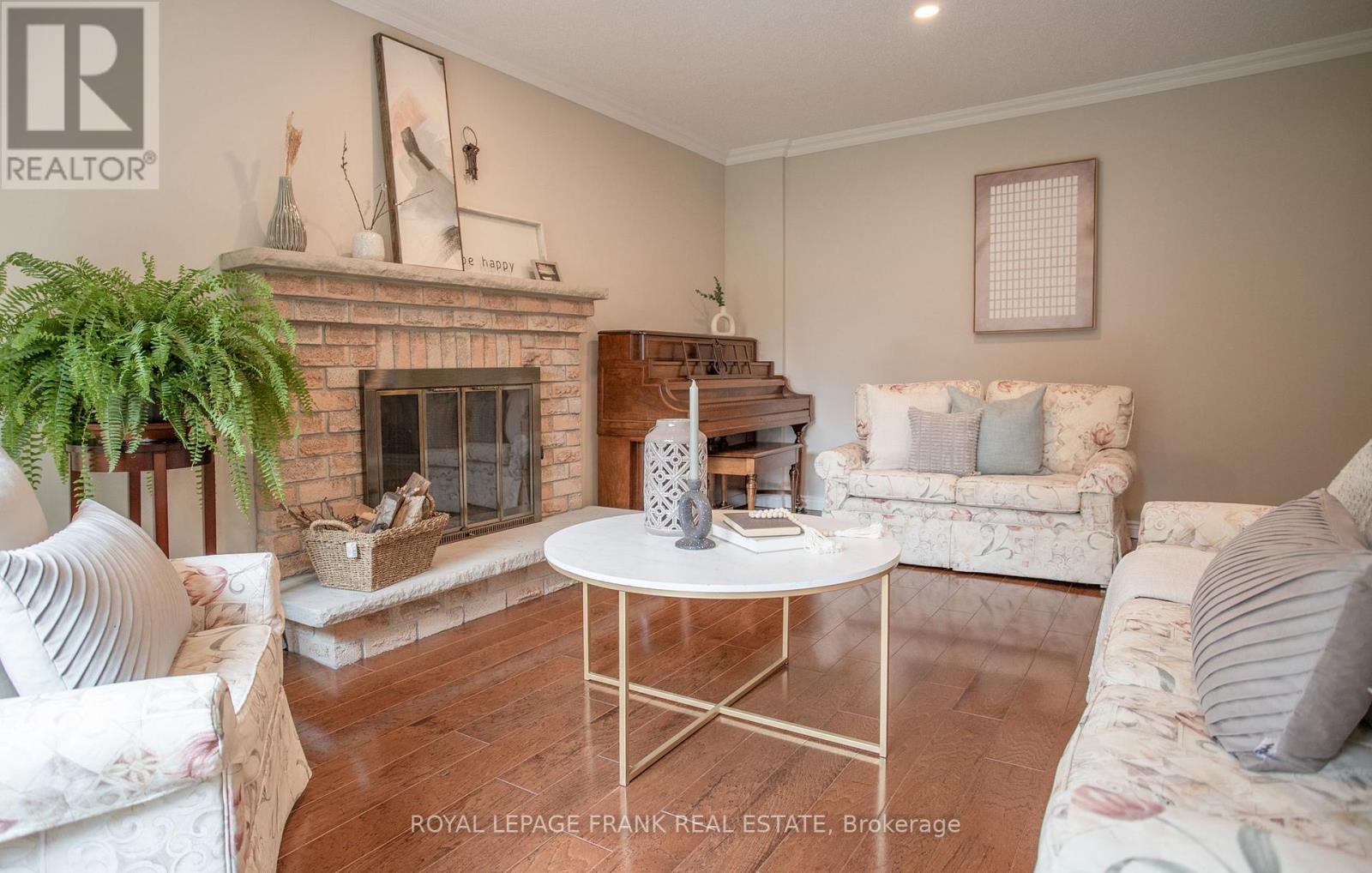 












317 PRINCE OF WALES DRIVE

,
Whitby (Blue Grass Meadows),




Ontario
L1N6P2

