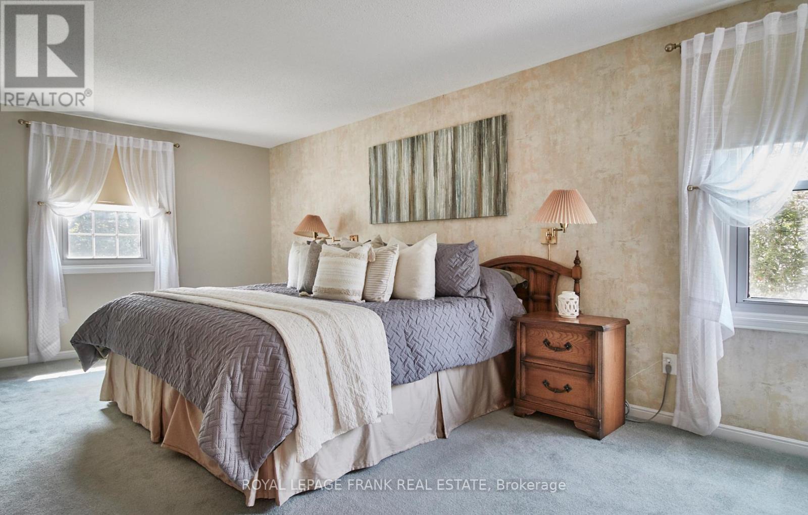 












317 PRINCE OF WALES DRIVE

,
Whitby (Blue Grass Meadows),




Ontario
L1N6P2


