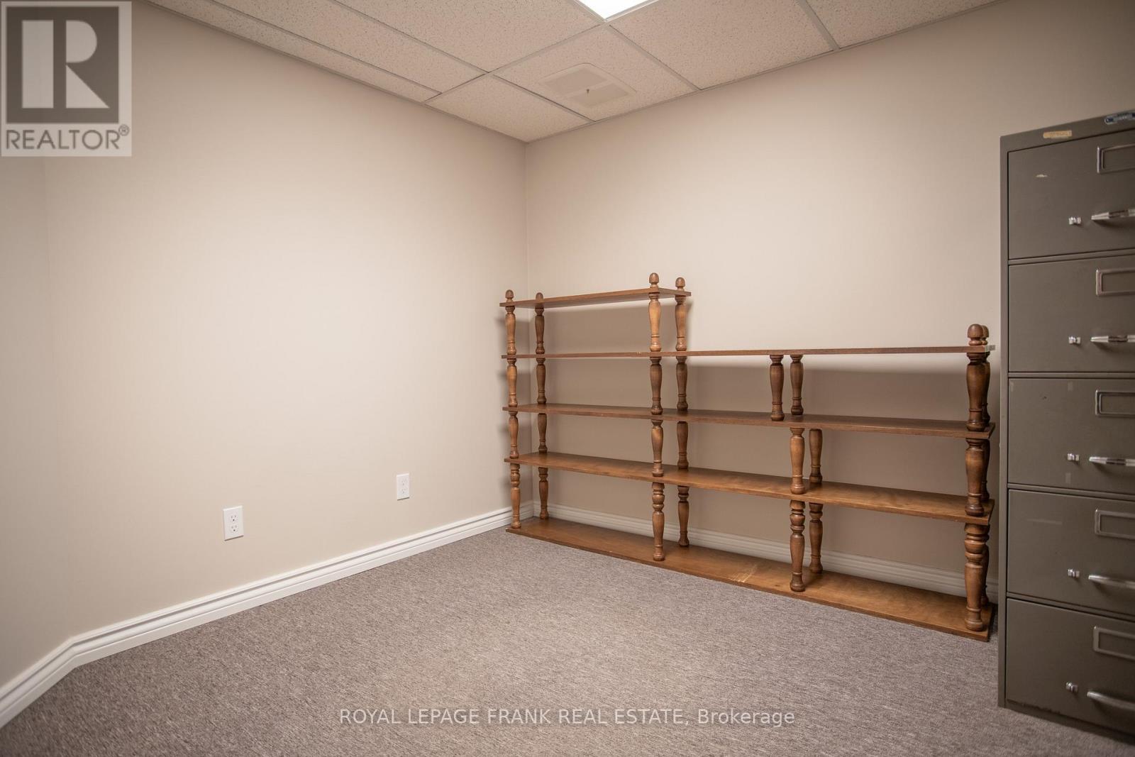 












317 PRINCE OF WALES DRIVE

,
Whitby (Blue Grass Meadows),




Ontario
L1N6P2

