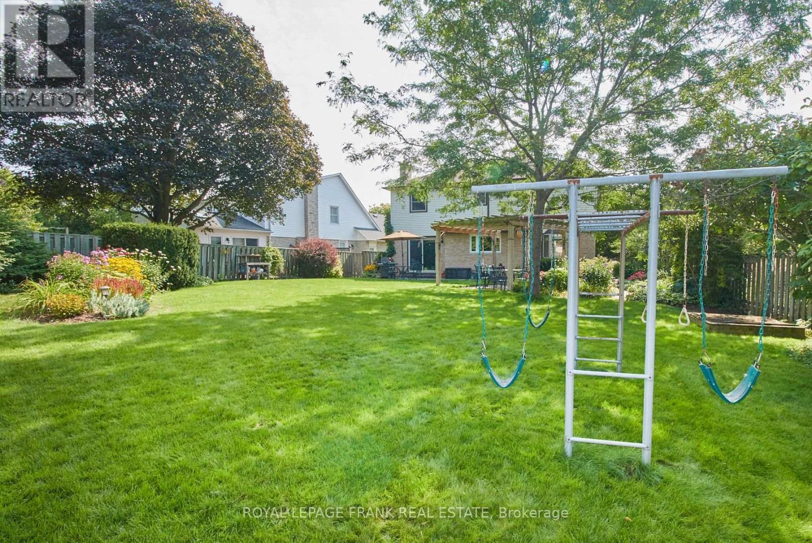 












317 PRINCE OF WALES DRIVE

,
Whitby (Blue Grass Meadows),




Ontario
L1N6P2

