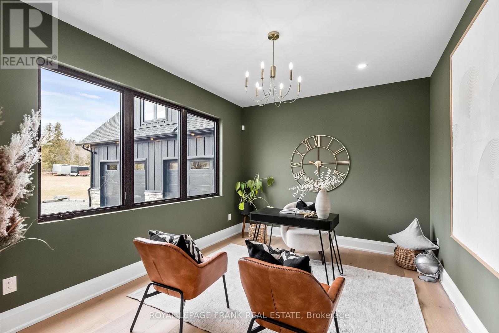 












27 MORTON LINE

,
Cavan Monaghan (Cavan Twp),




Ontario
L0A1C0

