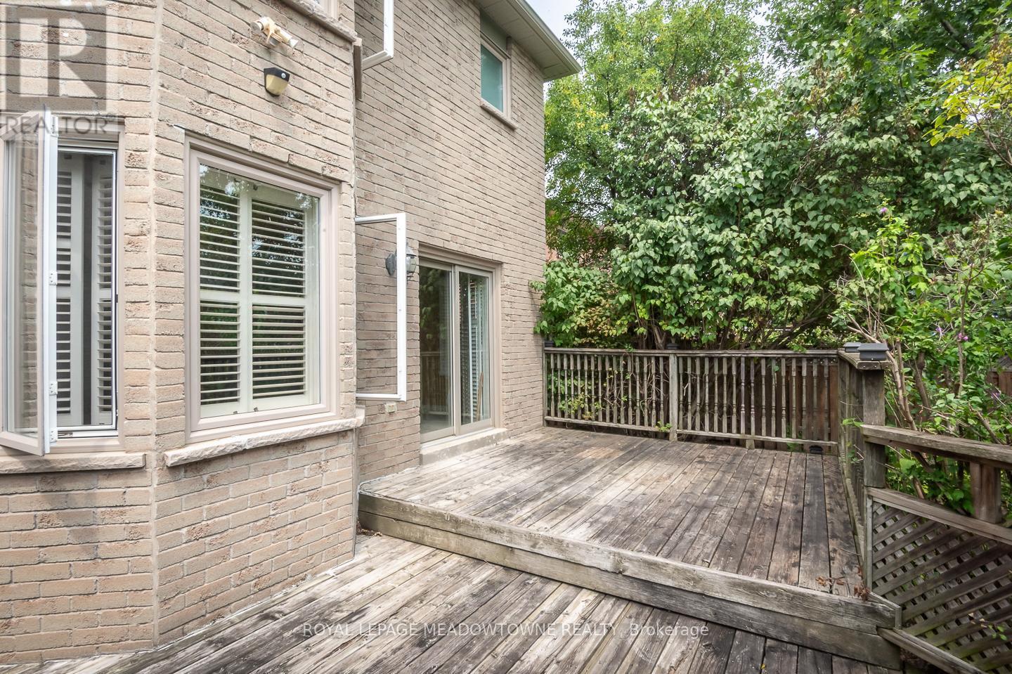 












52 RIVER OAKS BOULEVARD E

,
Oakville,




Ontario
L6H4C3

