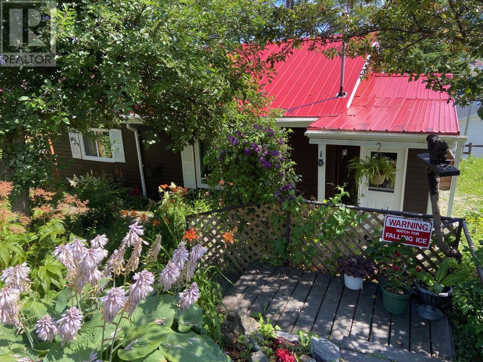 












33 Carmen Avenue

,
Corner Brook,




Newfoundland & Labrador
A2H4V3

