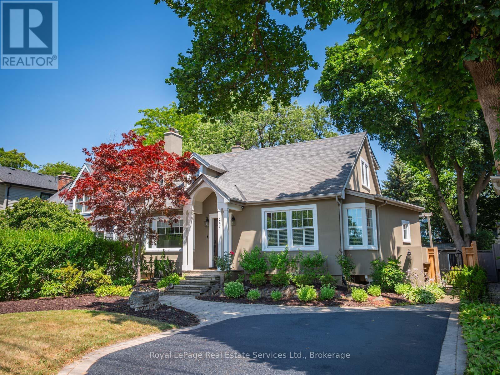 












247 ALLAN STREET

,
Oakville (OO Old Oakville),




Ontario
L6J3P2

