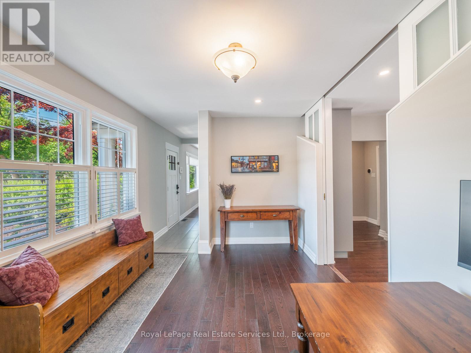 












247 ALLAN STREET

,
Oakville (OO Old Oakville),




Ontario
L6J3P2

