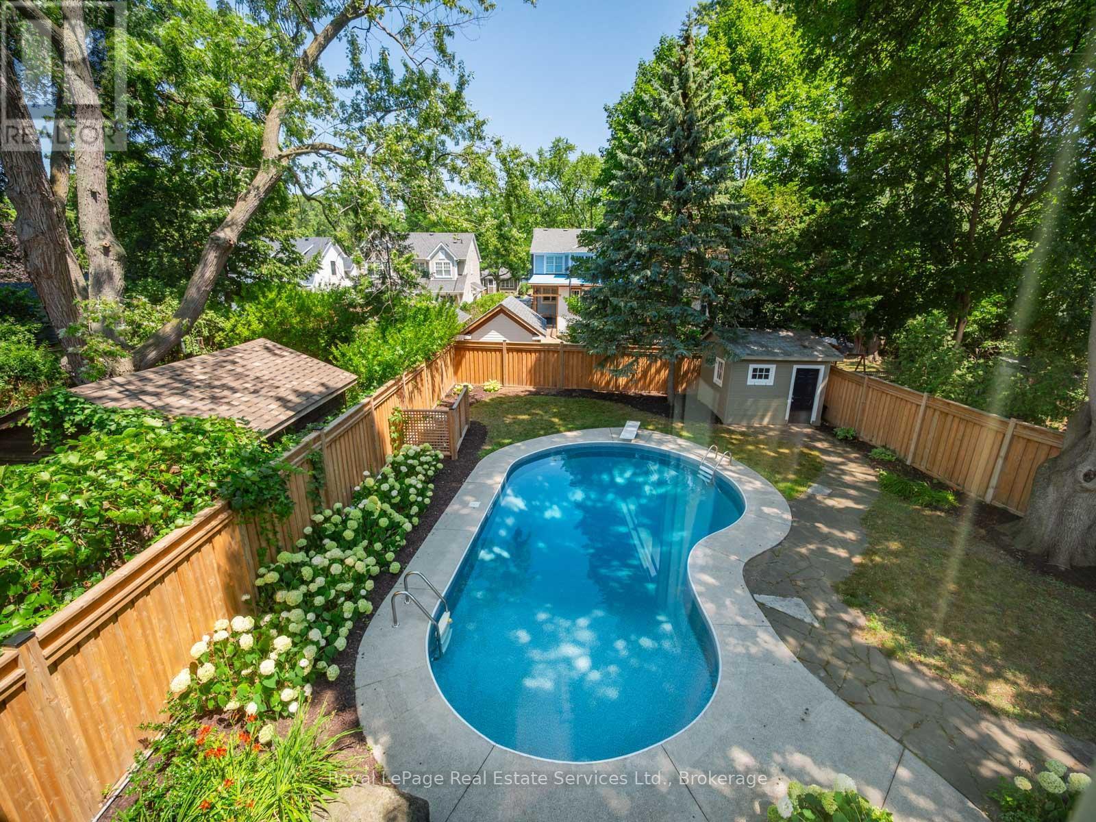 












247 ALLAN STREET

,
Oakville (OO Old Oakville),




Ontario
L6J3P2

