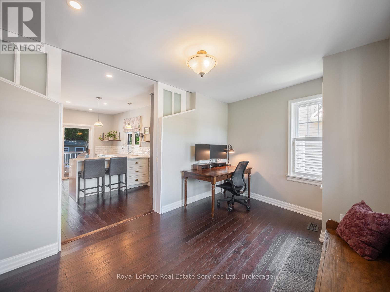 












247 ALLAN STREET

,
Oakville (OO Old Oakville),




Ontario
L6J3P2

