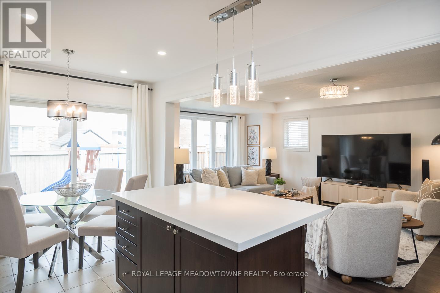 












335 GOODING CRESCENT

,
Milton,




Ontario
L9E0A5


