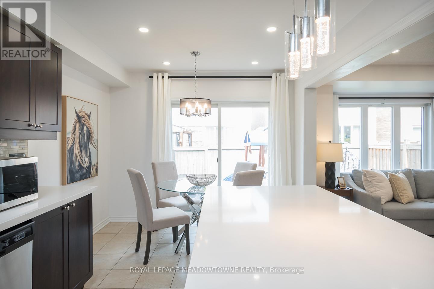 












335 GOODING CRESCENT

,
Milton,




Ontario
L9E0A5

