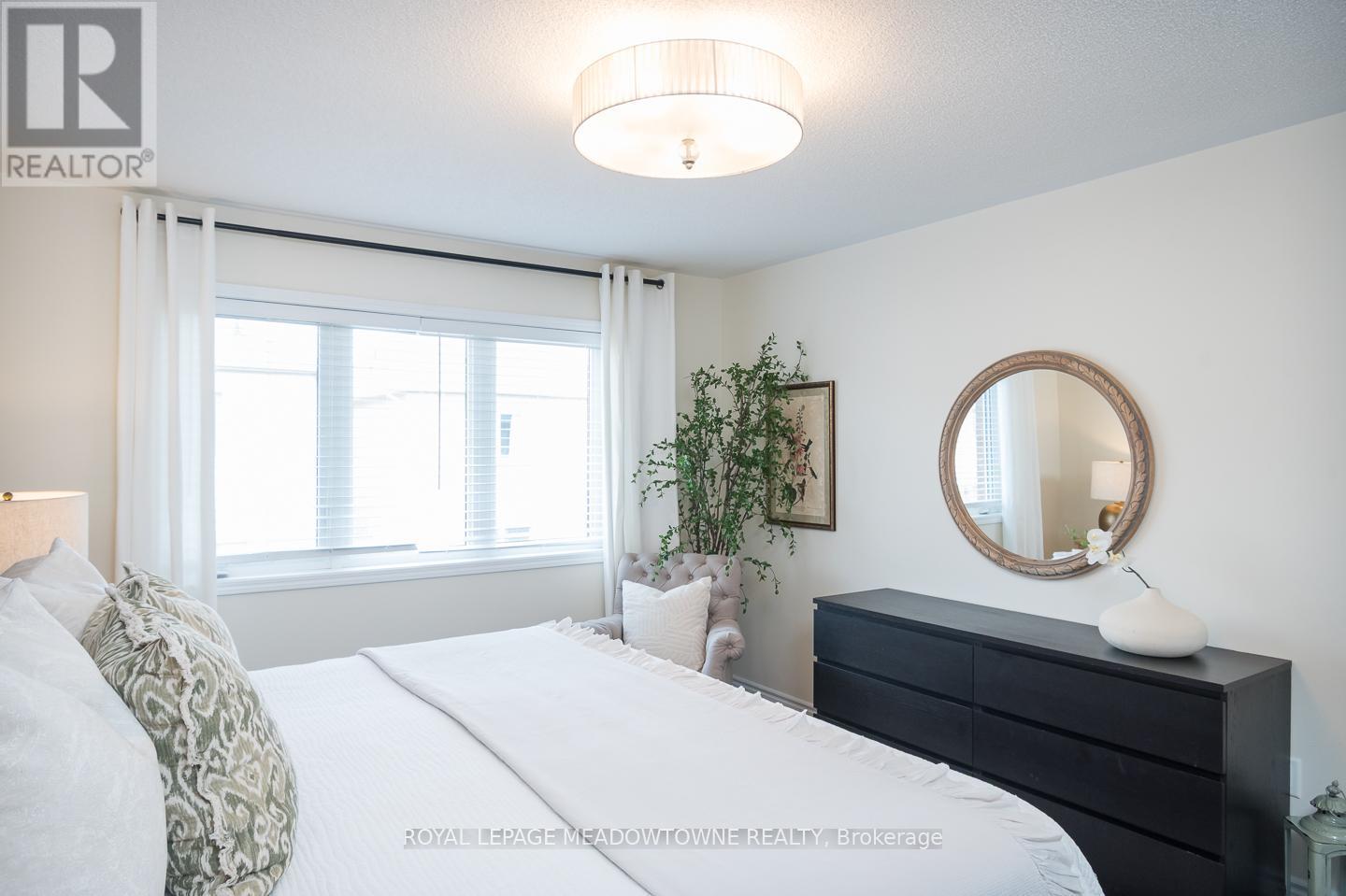 












335 GOODING CRESCENT

,
Milton,




Ontario
L9E0A5

